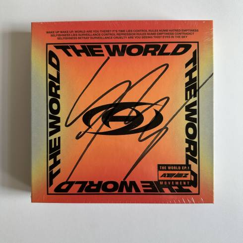 ATEEZ ウヨン wooyoung 直筆サイン色紙 ATEEZ WOOYOUNG SIGNED 'THE WORLD EP.1: MOVEMENT' - VERSION Z